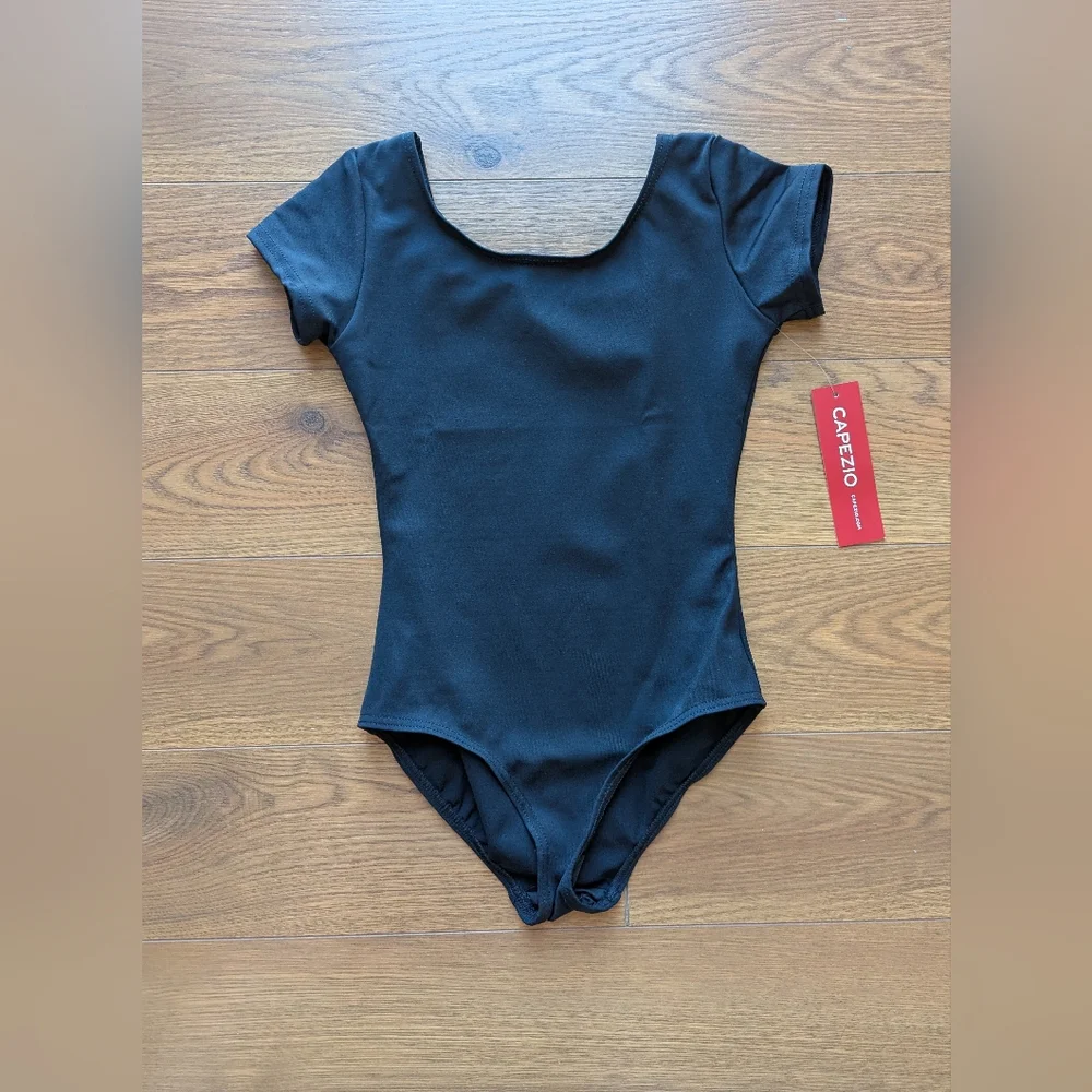 Capezio basics short